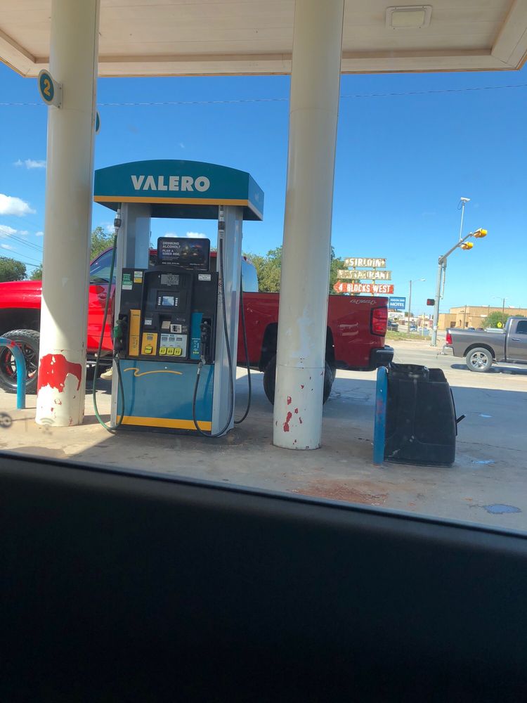 VALERO Updated May 2024 1702 Commercial Ave, Anson, Texas Gas