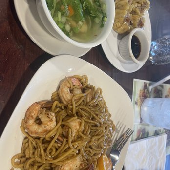 Kountry Thai - Shrimp Lo main wonton soup and steamed dumplings - - Desserts Near Me - Woodbury, Tennessee Kountry Thai - Shrimp Lo main wonton soup and steamed dumplings - - Desserts Near Me - Woodbury, Tennessee