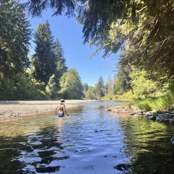 River Inn - swimming in the Bogachiel River - Hotels Near Me - Forks, Washington River Inn - swimming in the Bogachiel River - Hotels Near Me - Forks, Washington
