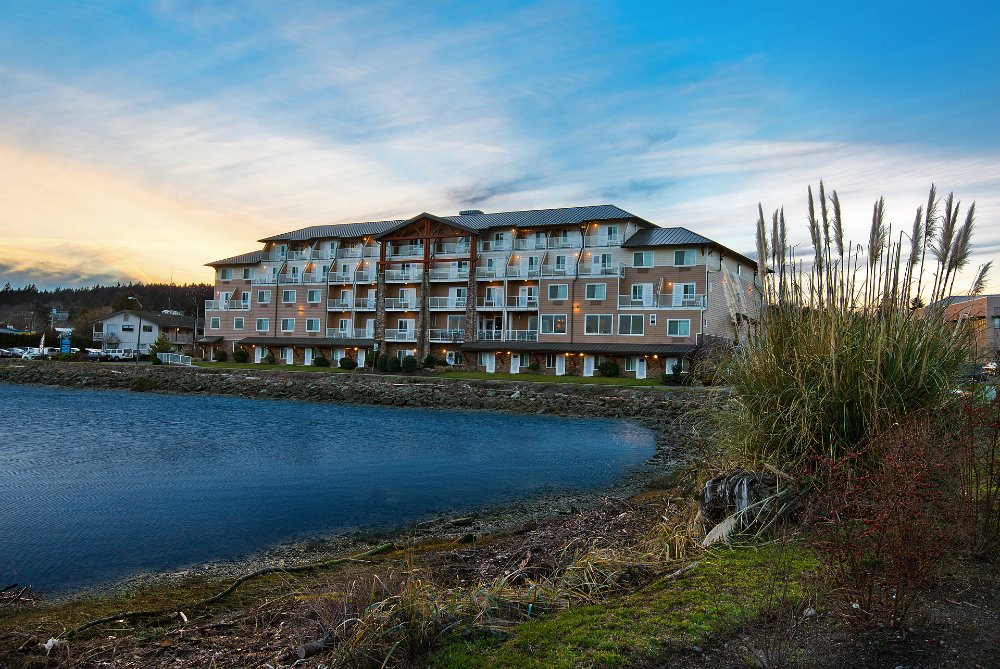 OXFORD SUITES SILVERDALE Updated September 2024 105 Photos & 122