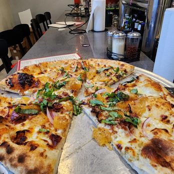 V Pizza - Hawaiian pizza - Pizza Near Me - Orlando, Florida V Pizza - Hawaiian pizza - Pizza Near Me - Orlando, Florida