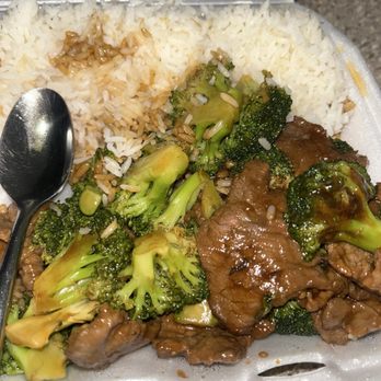 Wok Go - Curry Chicken, Beef or Shrimp (Combo) - Chinese Near Me - Acworth, Georgia Wok Go - Curry Chicken, Beef or Shrimp (Combo) - Chinese Near Me - Acworth, Georgia