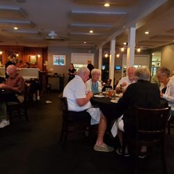 Village Tavern - Full dining room