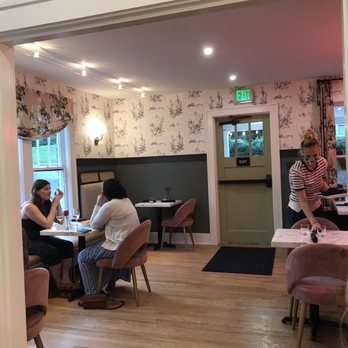 Diamond Jack Wine Bar - Dining area - Wine Bars Near Me - Maryville, Tennessee