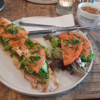 Petit Cafe - Avocado mad - Cafes Near Me - København Petit Cafe - Avocado mad - Cafes Near Me - København