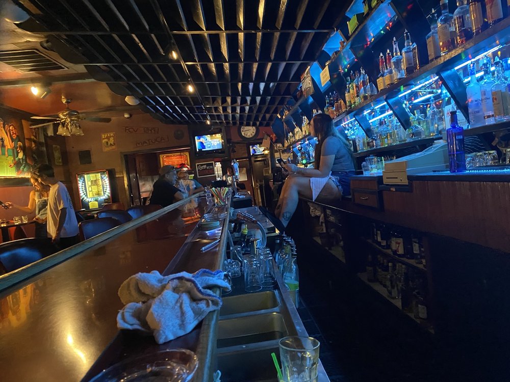 ZANE IRON HORSE LOUNGE 15 Photos & 29 Reviews 97 S Washington St