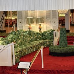 Grand Hotel - Indoor seating area