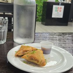 Halal Food cafe - Beef samosa