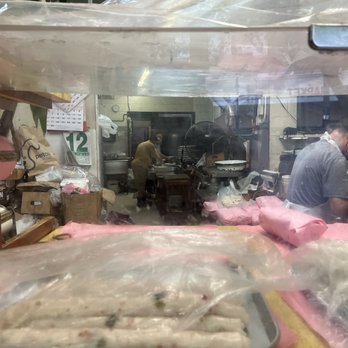 Chi Kong Look Funn Factory - A look inside their operations ;) - Chinese Near Me - Honolulu, Hawaii Chi Kong Look Funn Factory - A look inside their operations ;) - Chinese Near Me - Honolulu, Hawaii