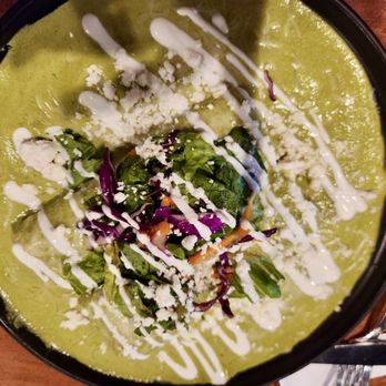 Amelias Mexican Kitchen - Chicken Enchiladas Platter with Green Sauce - Mexican Near Me - Tucson, Arizona