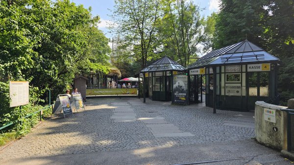 Hellabrunn Zoo by null