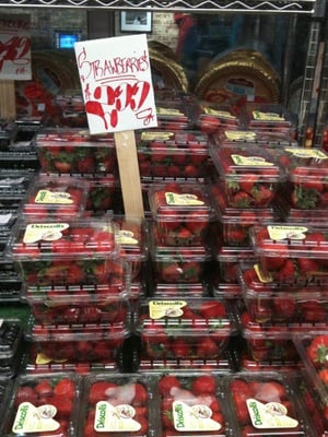 Manhattan Fruit Exchange by null