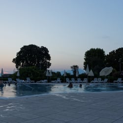Borgo Mondragon - Pool at night