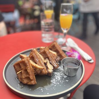 Eggy’s Neighborhood Kitchen - Chicken & waffles, mango mimosas - Breakfast & Brunch Near Me - Berkeley, California