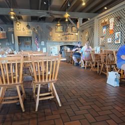 Cracker Barrel Old Country Store - Inside classic cracker barrel
