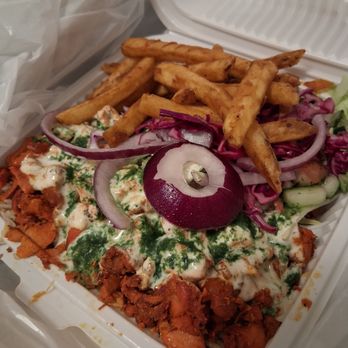 Halal Munchies - Chicken over rice with fries - Fast Food Near Me - New York, New York Halal Munchies - Chicken over rice with fries - Fast Food Near Me - New York, New York