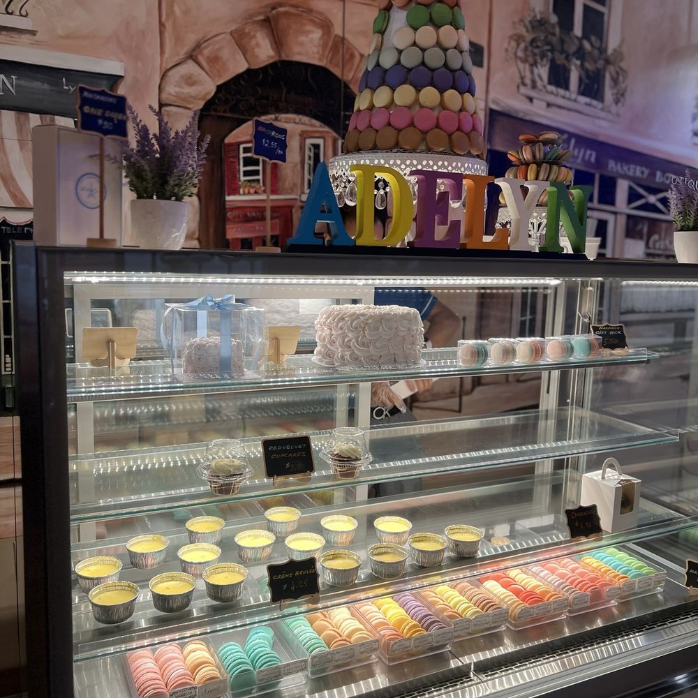Adelyn Bakery Boutique - Bakery case - Bubble Tea Near Me - Round Rock, Texas
