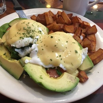 Maple N Jams Cafe - Florentine hollandaise (minus bacon, add avocado) with diced potatoes - American Near Me - Burbank, Illinois
