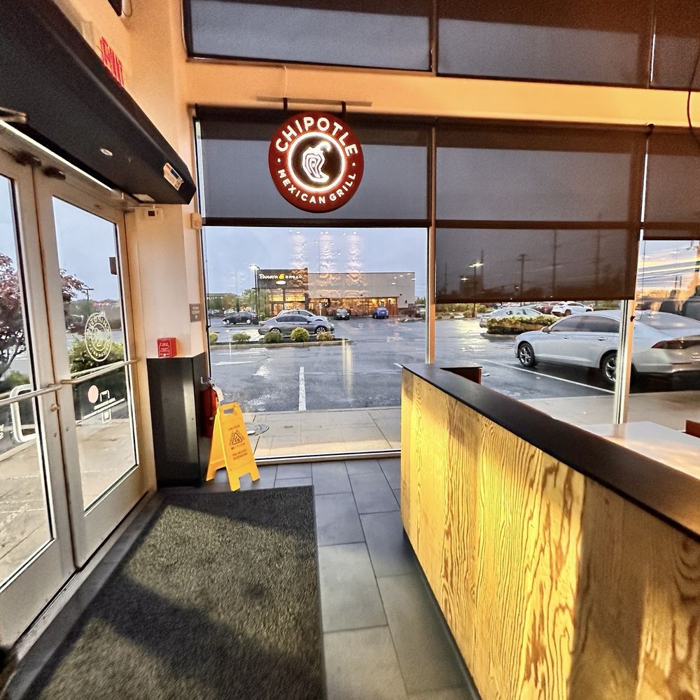 Chipotle Mexican Grill - Inside - Mexican Near Me - Clark, New Jersey