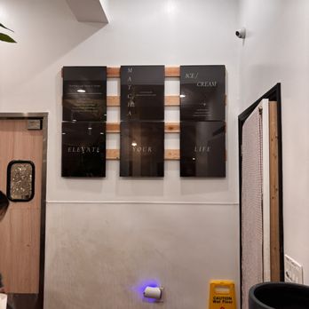 Vivot Craft Cafe - Wall decor by the ordering station - Bubble Tea Near Me - Fullerton, California