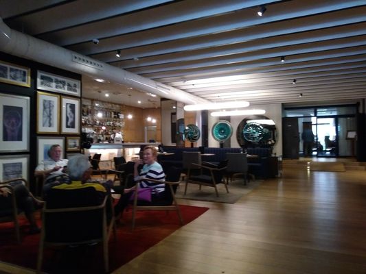 H10 Puerta de Alcalá by null