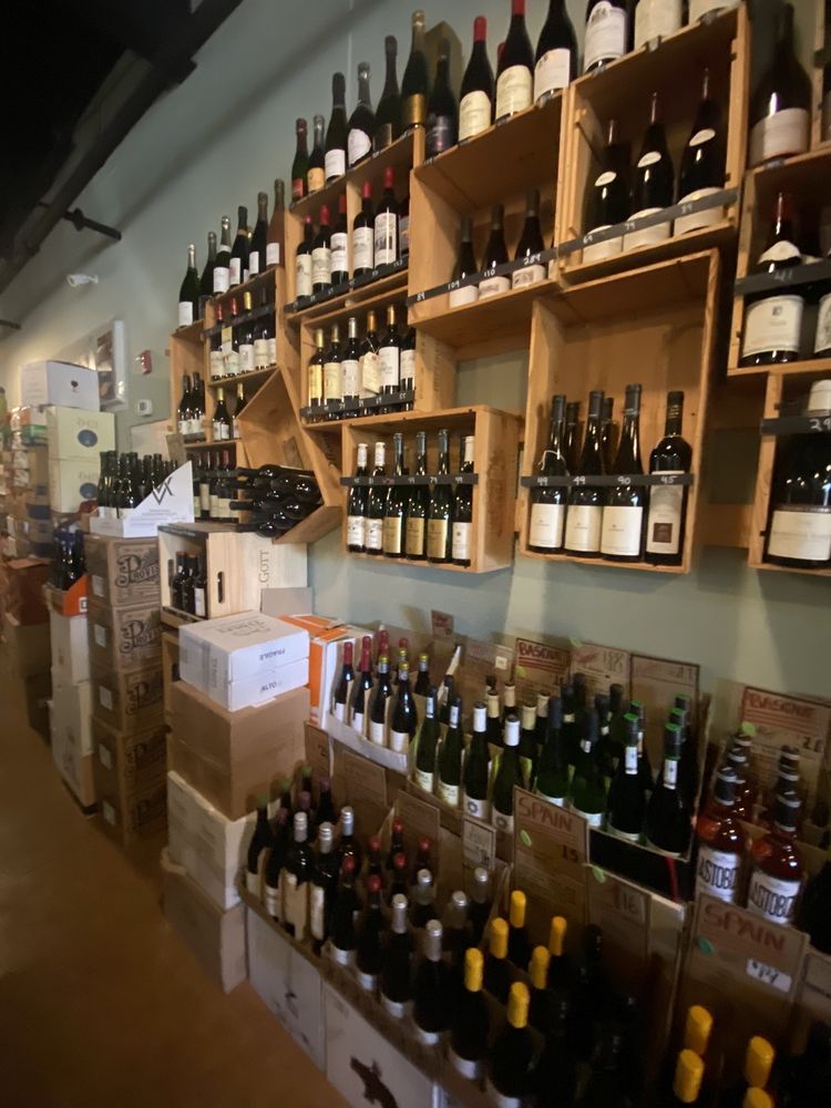 CORK DORK WINE Updated October 2024 17 Reviews 4703 Cedar Ave S