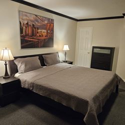 Central Motel Courtyard - Deluxe KING Room