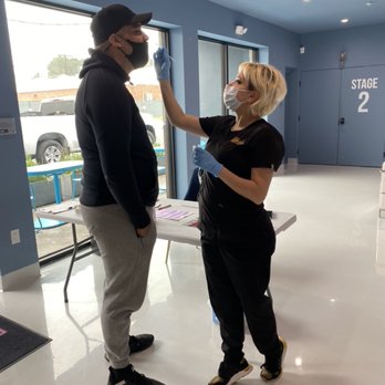 Deluxe Surgery Rapid Covid Testing - On-Site Testing in process for production company
Mobile Testing Available for corporates and private events - Laboratory Testing Near Me - Glendale, California