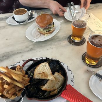 Loch Bar - CHICKEN & SAUSAGE GUMBO - CUP, MOULES FRITES, LOCH BURGER - Seafood Near Me - Houston, Texas