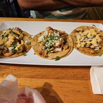 La Biznaga 2 - Trio of tacos - Mexican Near Me - Chicago, Illinois La Biznaga 2 - Trio of tacos - Mexican Near Me - Chicago, Illinois