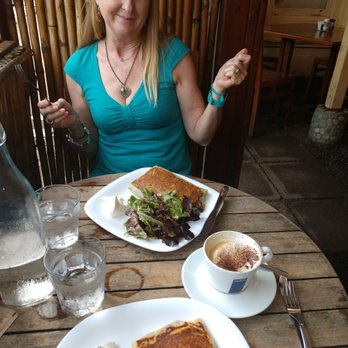 Cafe Des Amis - Mediterranean Near Me - Paia, Hawaii