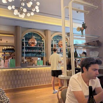 K'Far Cafe - Dining area - Cafes Near Me - Philadelphia, Pennsylvania