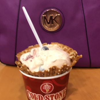 Cold Stone Creamery - Cream Brûlée w strawberries & blueberries - SUPER YUMMY!! - Ice Cream & Frozen Yogurt Near Me - Fernandina Beach, Florida Cold Stone Creamery - Cream Brûlée w strawberries & blueberries - SUPER YUMMY!! - Ice Cream & Frozen Yogurt Near Me - Fernandina Beach, Florida