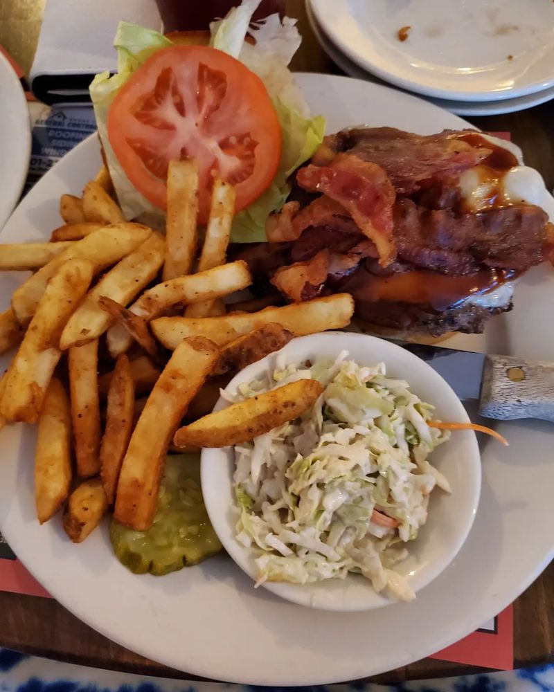 MR. Z’S PIPASA BY THE LAKE 20 Photos & 37 Reviews 2400 Putnam Pike