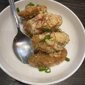 Yi Xin Cafe - A05. Salted Egg Yolk Chicken Wings - Hong Kong Style Cafe Near Me - Honolulu, Hawaii Yi Xin Cafe - A05. Salted Egg Yolk Chicken Wings - Hong Kong Style Cafe Near Me - Honolulu, Hawaii
