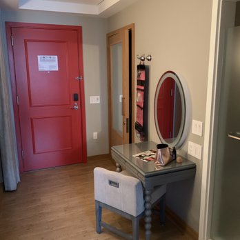 Virgin Hotels Chicago - Dressing area - Hotels Near Me - Chicago, Illinois Virgin Hotels Chicago - Dressing area - Hotels Near Me - Chicago, Illinois