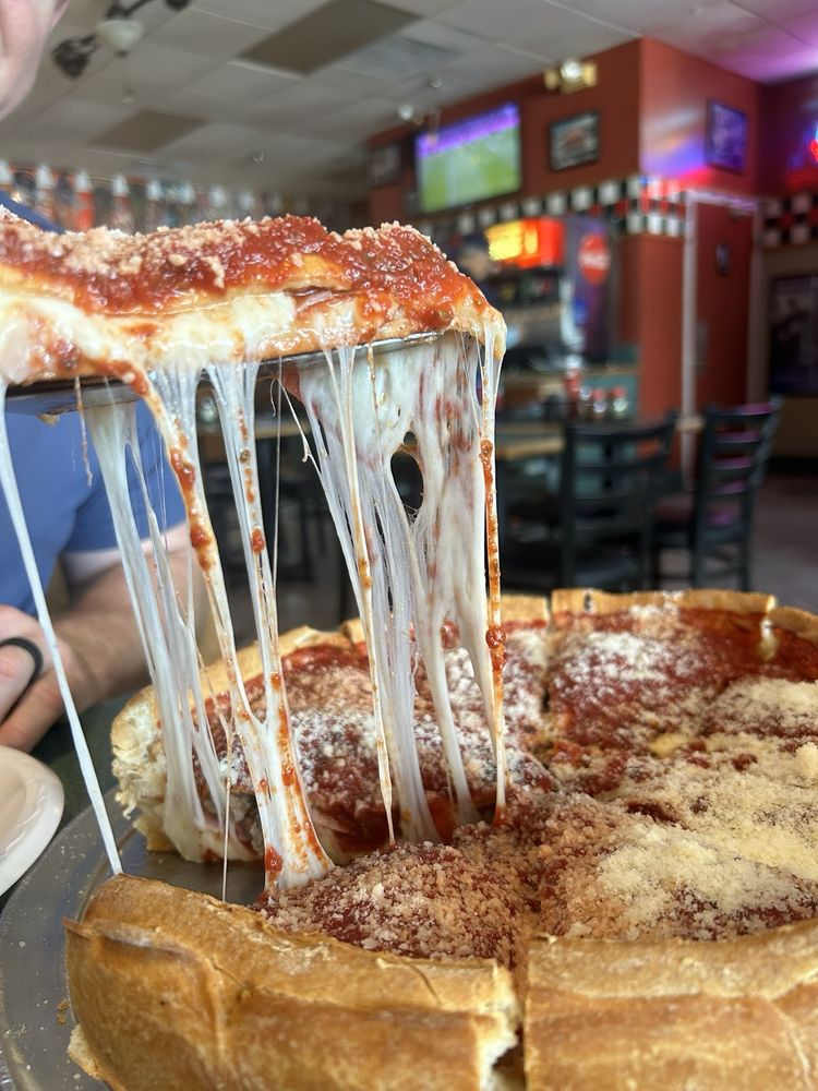 PAUL’S CHICAGO PIZZA Updated October 2024 228 Photos & 362 Reviews