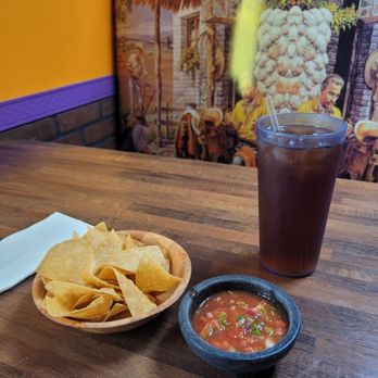 El Caporal - Mexican Near Me - Altadena, California