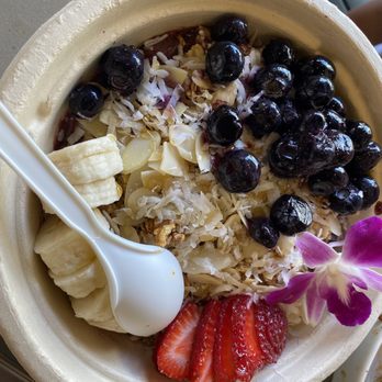 Cafe Waikiki - Ali'i bowl - Cafes Near Me - Honolulu, Hawaii Cafe Waikiki - Ali'i bowl - Cafes Near Me - Honolulu, Hawaii