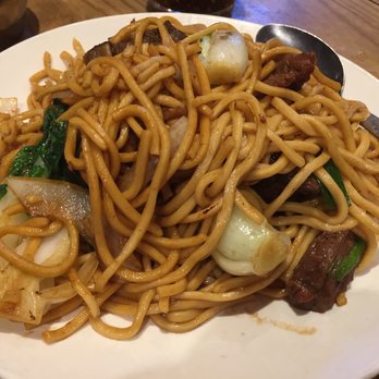 Kam Lok Restaurant - Beef Stew Chow Mein (comes with Wonton Noodles on the menu) - Chinese Near Me - San Francisco, California Kam Lok Restaurant - Beef Stew Chow Mein (comes with Wonton Noodles on the menu) - Chinese Near Me - San Francisco, California
