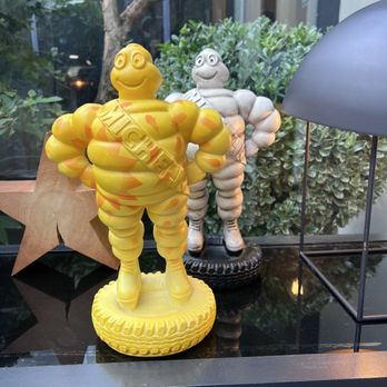 Ramón Freixa Madrid - Two Michelin star trophy - Signature Cuisine Near Me - Madrid, M