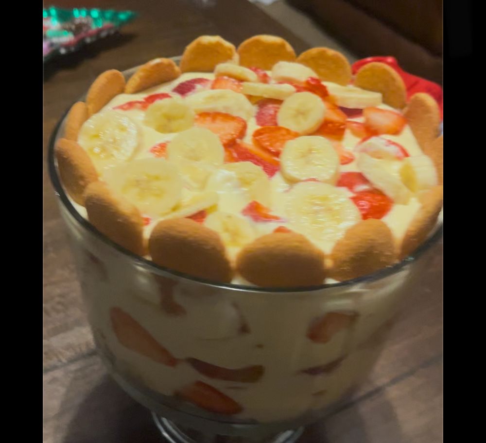 Sweets By Tweet Logo