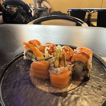Ichiban Asian AYCE - Golden dragon roll - Japanese Near Me - Toronto, Ontario