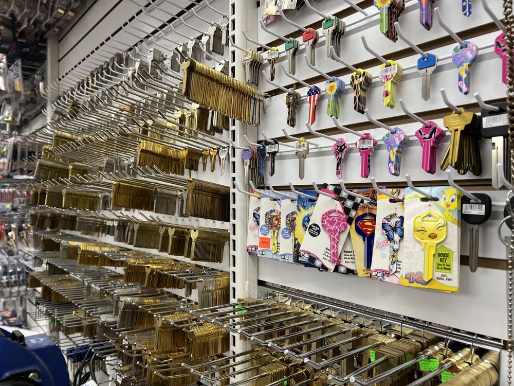 GREENWICH HARDWARE Updated September 2024 13 Photos 494 6th Ave