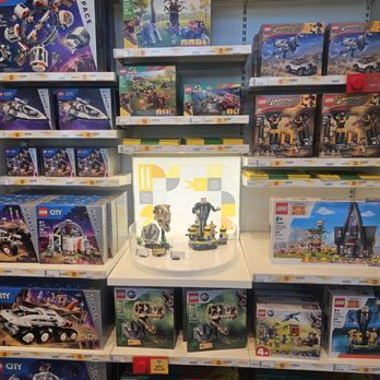 Lego Store Downtown Summerlin - Toy Stores Near Me - Las Vegas, Nevada Lego Store Downtown Summerlin - Toy Stores Near Me - Las Vegas, Nevada