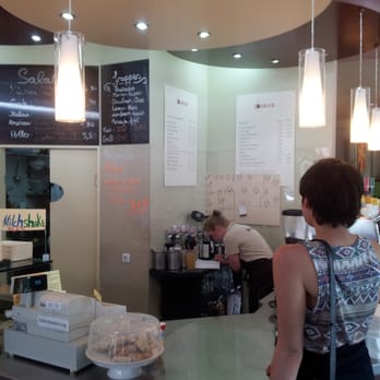 Kawa - The counter - Cafes Near Me - Cologne, NW