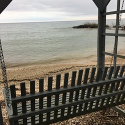 Door Passage Vacation Rentals - Swing by the water