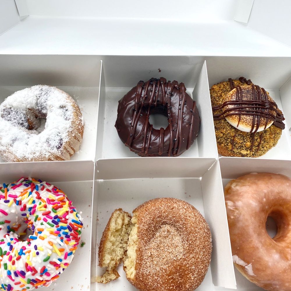 Beacon Doughnuts - Blueberry pancake, chocolate sea salt, s'mores, birthday cake, cinnamon sugar, glazed donut - Donuts Near Me - Chicago, Illinois Beacon Doughnuts - Blueberry pancake, chocolate sea salt, s'mores, birthday cake, cinnamon sugar, glazed donut - Donuts Near Me - Chicago, Illinois