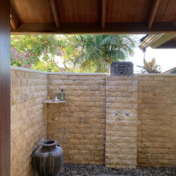 Ho'oilo House - Outdoor shower is SO refreshing - Bed & Breakfast Near Me - Lahaina, Hawaii Ho'oilo House - Outdoor shower is SO refreshing - Bed & Breakfast Near Me - Lahaina, Hawaii