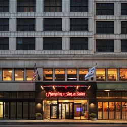 Hampton Inn & Suites Chicago-Downtown - Exterior